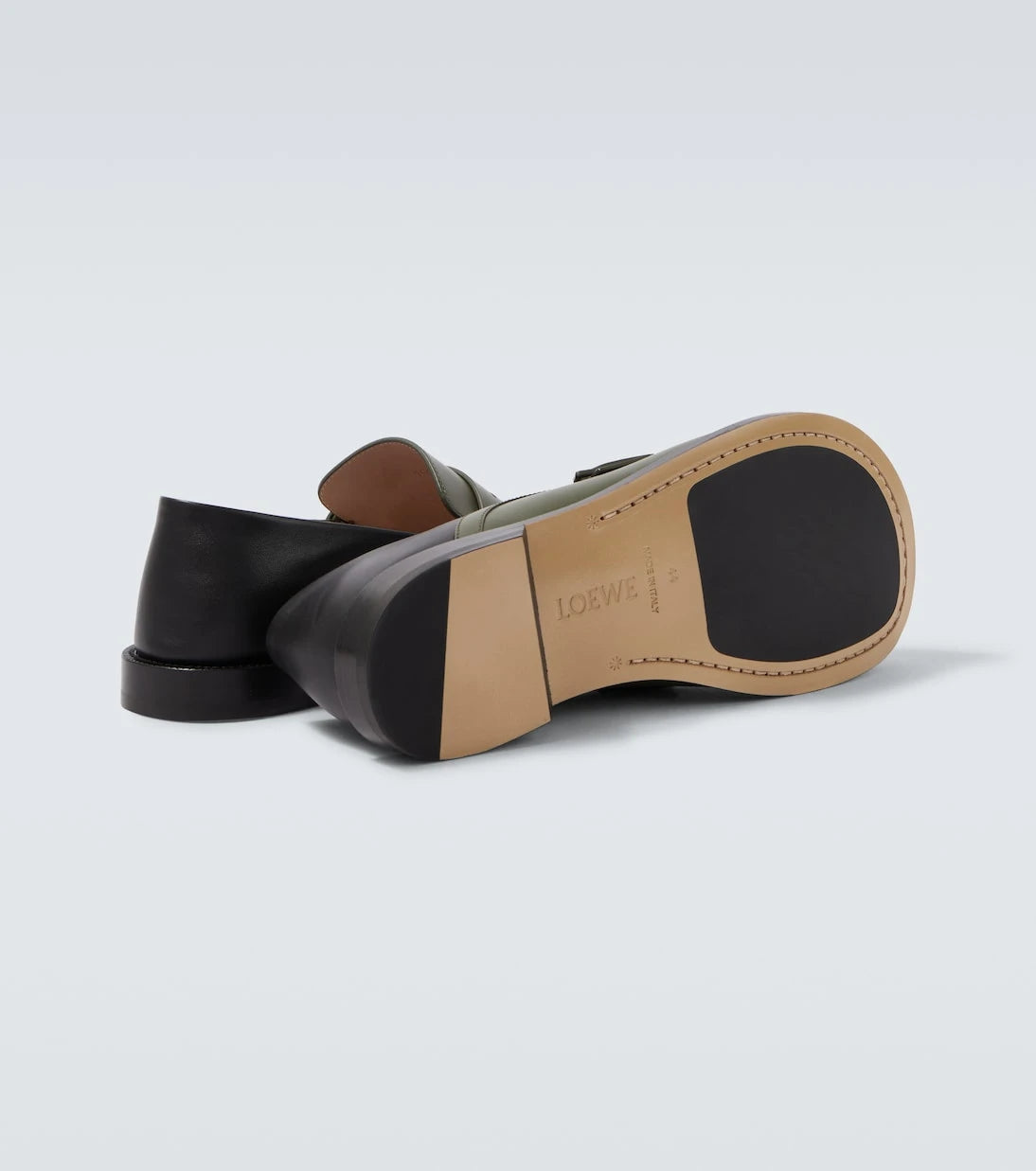 Loewe - حذاء لوفرز بيني كامبو الجلدي