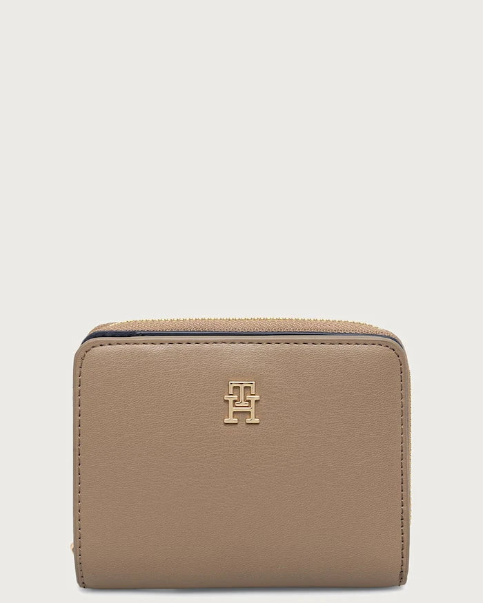 Tommy Hilfiger kadın cüzdanı