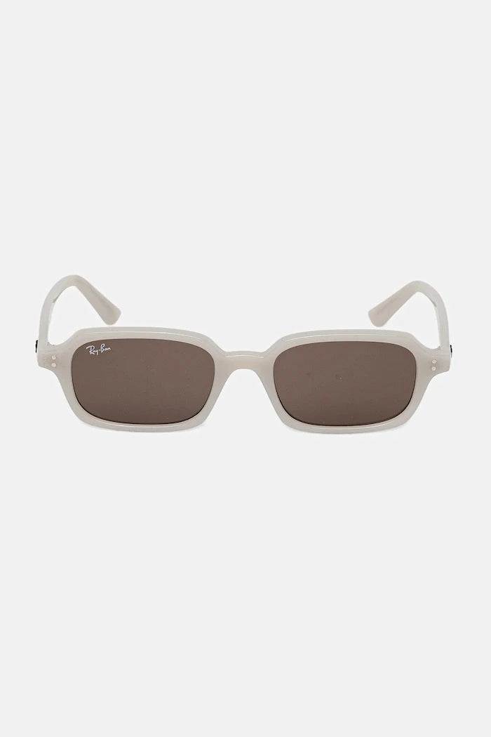 Ray-Ban güneş gözlüğü
