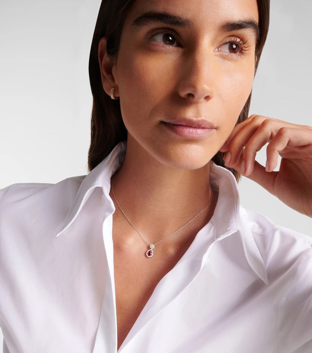 Bucherer Fine Jewellery - Classics 18kt white gold pendant necklace with ruby