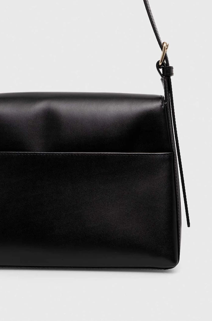 A.P.C. чанта дамска от кожа Sac Virginie Flap