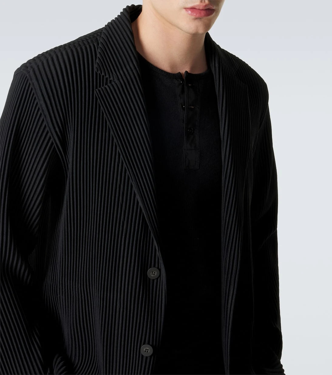 Homme Plissé Issey Miyake - سترة بلايزر مطوية أساسية