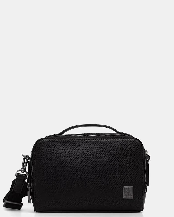Calvin Klein Erkek suni deri omuz çantası