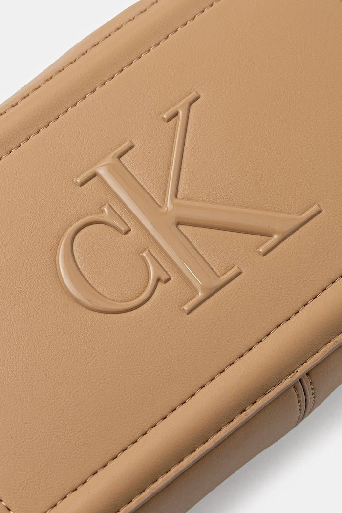 Calvin Klein kadın suni deri çapraz çanta
