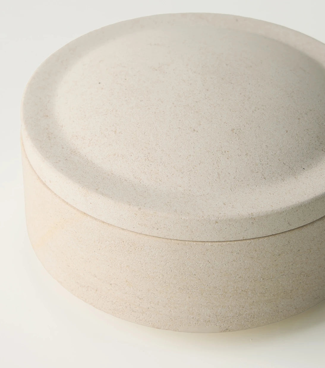 Louise Roe - Gallery Object 07 stoneware container