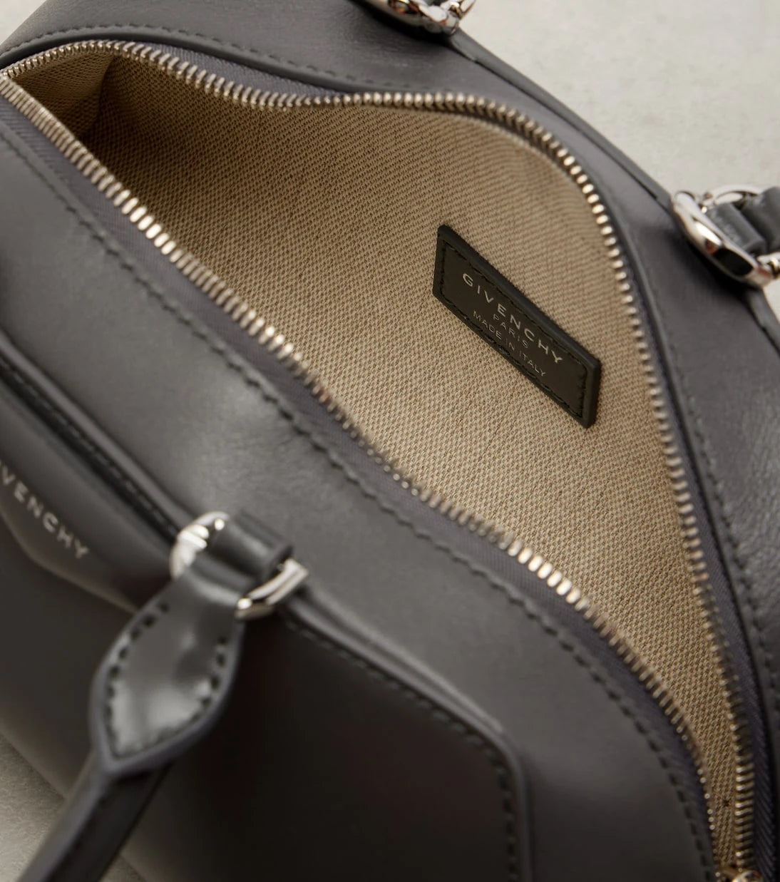 Givenchy - Antigona Cube Mini leather tote bag