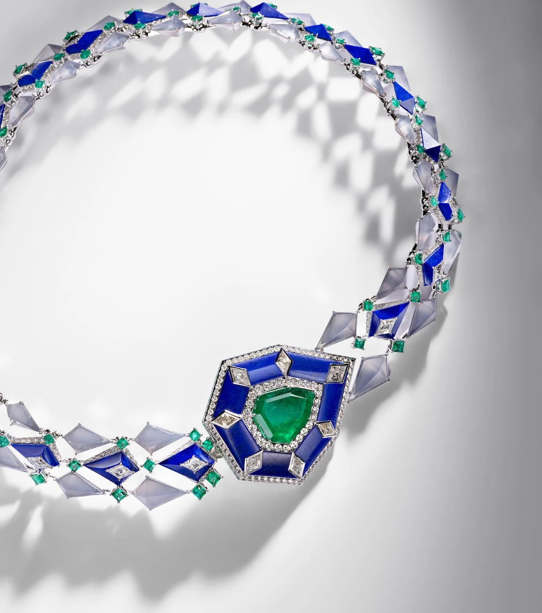 Kamyen - 18kt white gold necklace with gemstones