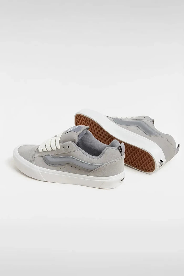 Велурени кецове Vans Knu Skool