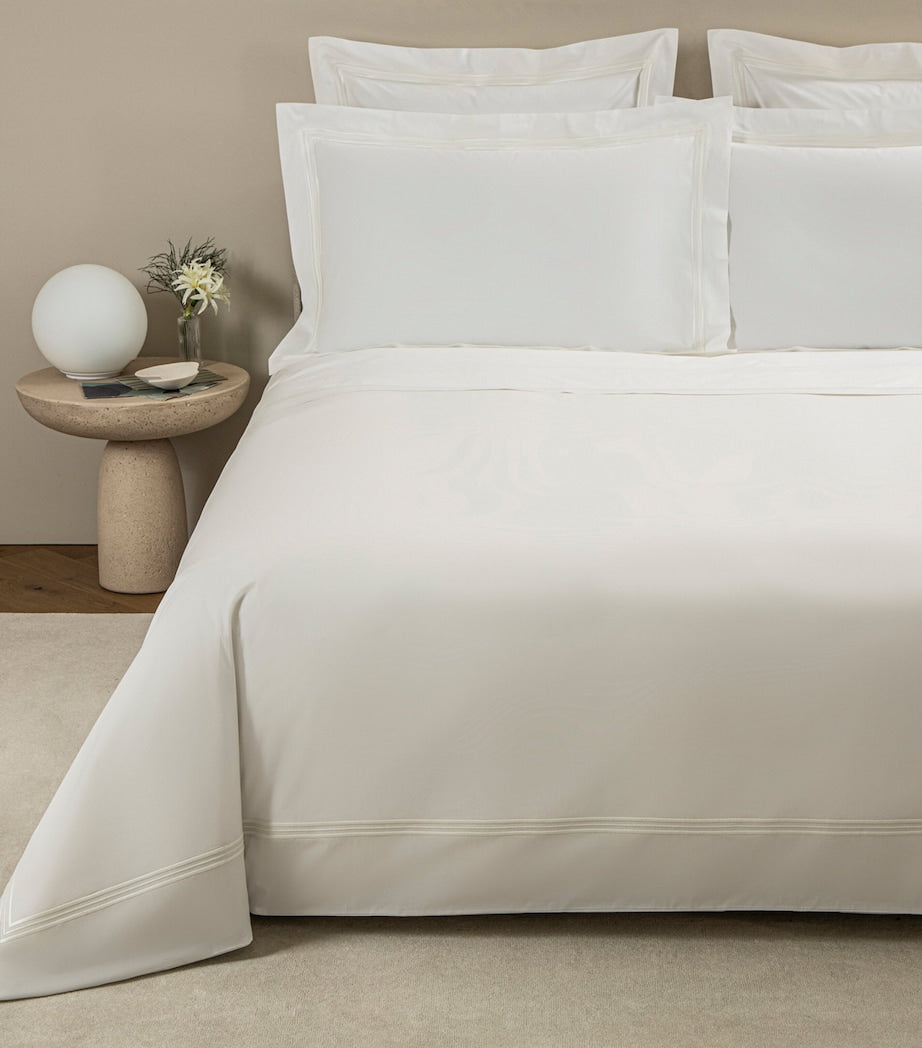 Triplo Bourdon King XL Duvet Cover (240cm x 220cm)