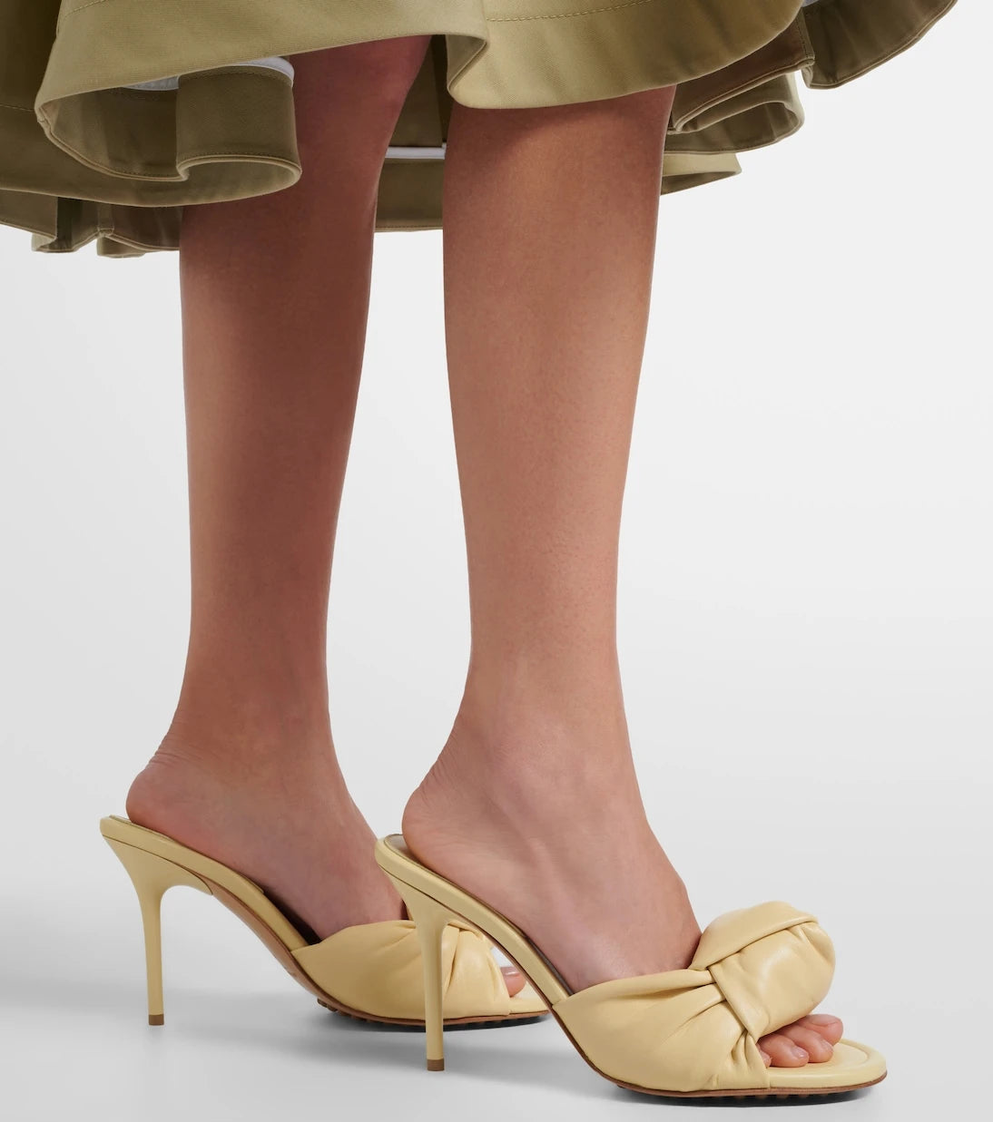 Bottega Veneta - Cherry leather mules