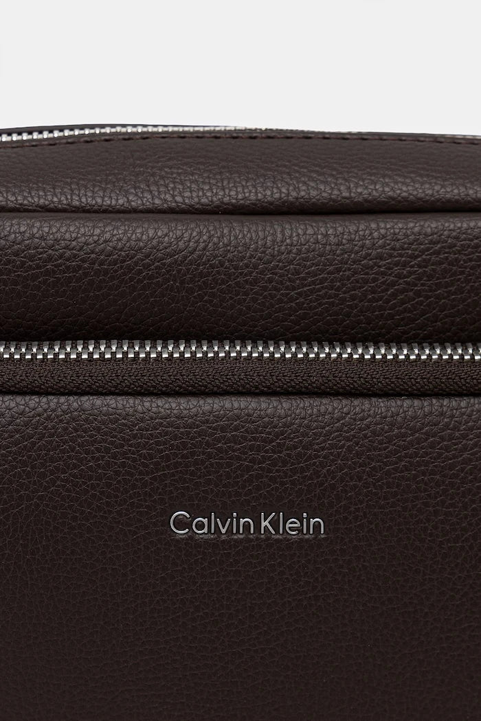 Calvin Klein erkek suni deri omuz çantası