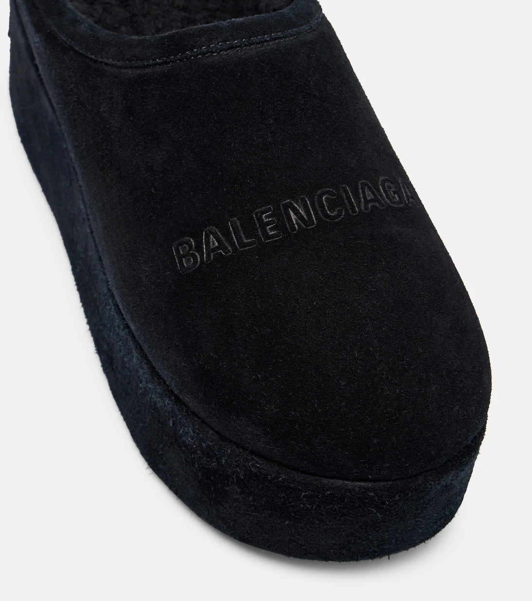 Balenciaga - حذاء ألاسكا مفتوح من الخلف بكعب بلاتفورم من جلد السويد