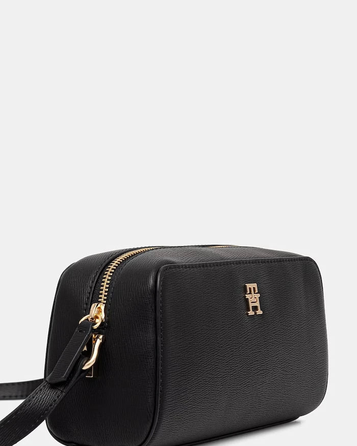 Tommy Hilfiger kadın crossbody çanta