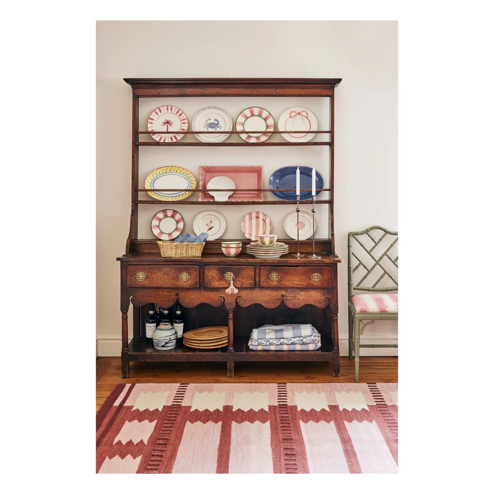 Layered - Röllakan Iris wool rug | Red