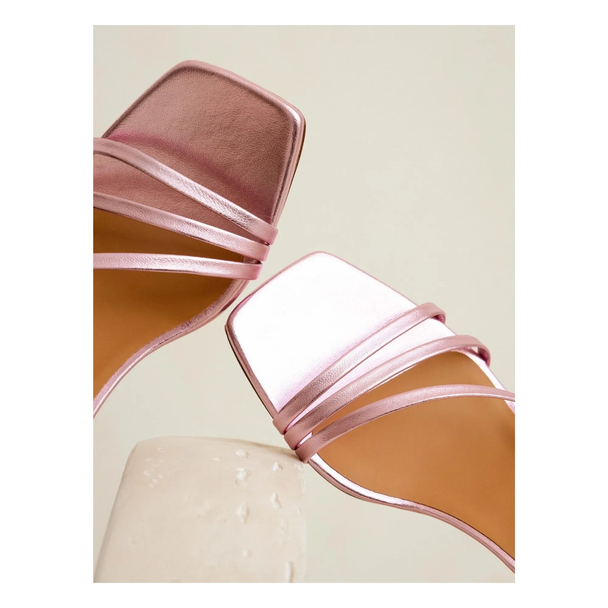 Bobbies - Alix Laminé leather sandals | Pink