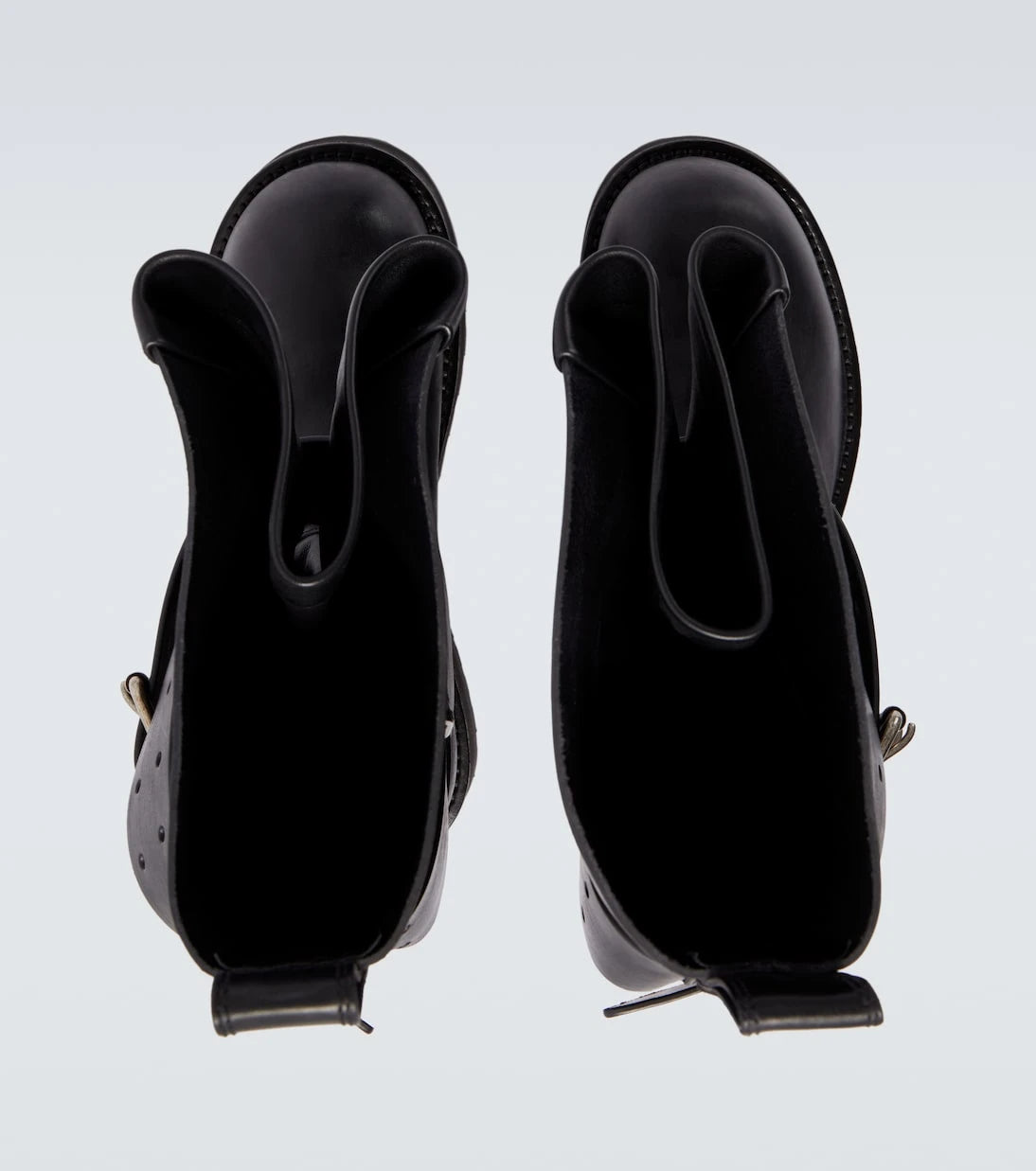 Balenciaga - حذاء بايكر فخم من الجلد بنقشة فايبر