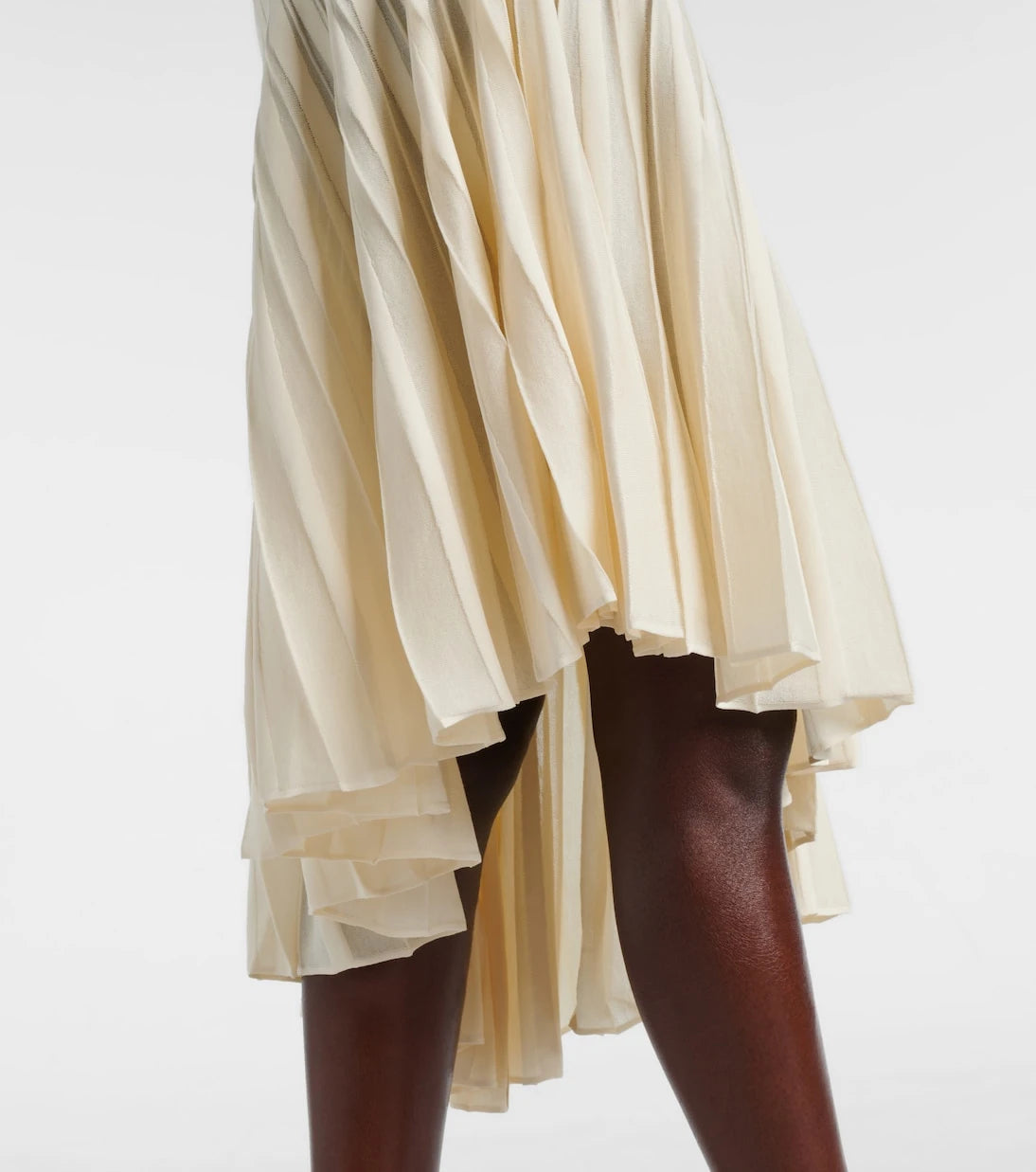 Alaïa - فستان ميدي بتصميم بليسيه غير متماثل من الكريب