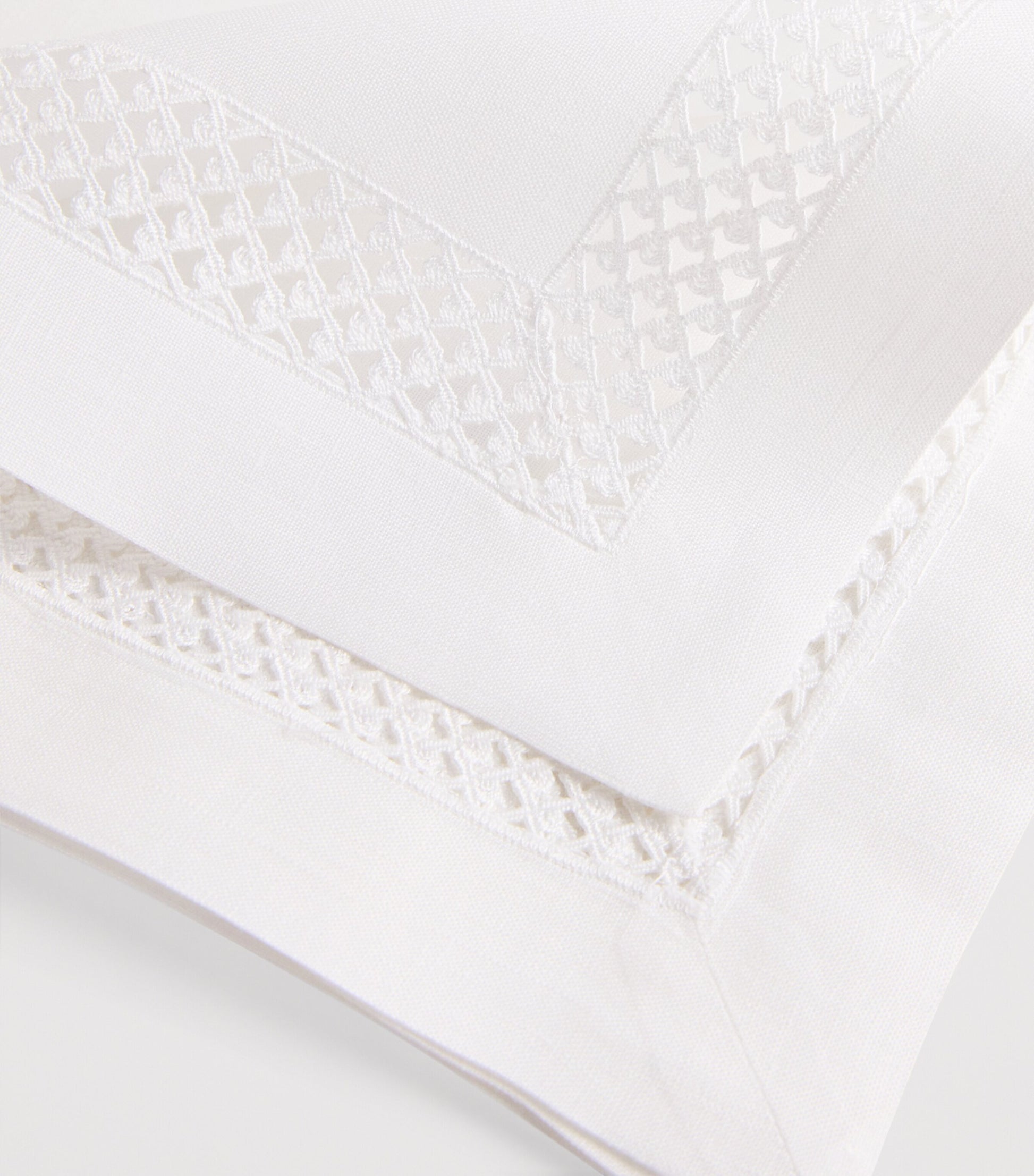 Dea Linen Embroidered Liri Table Runner (50cm x 210cm)