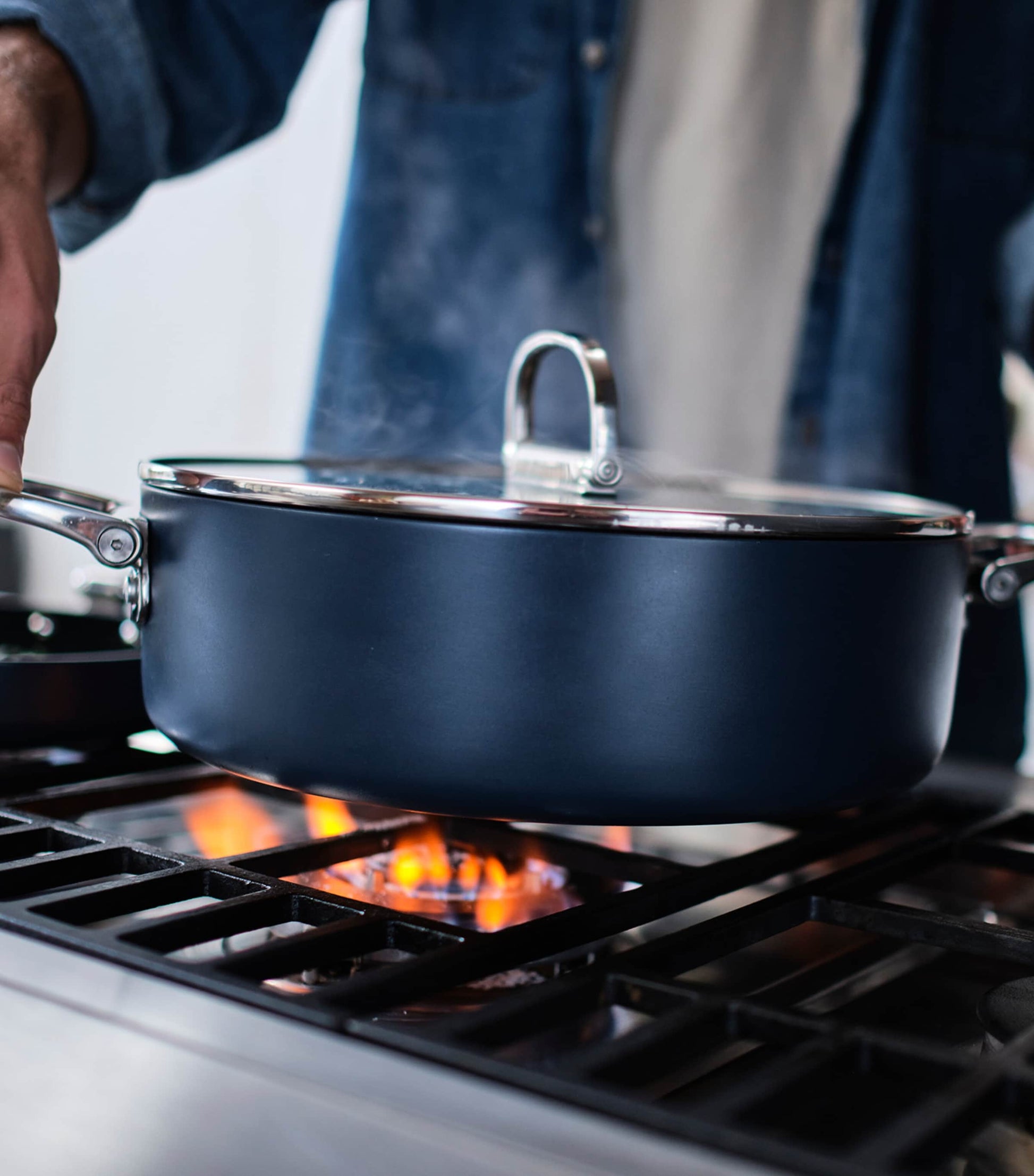 Space Non-Stick Folding Handle Casserole Pan and Lid (28cm)