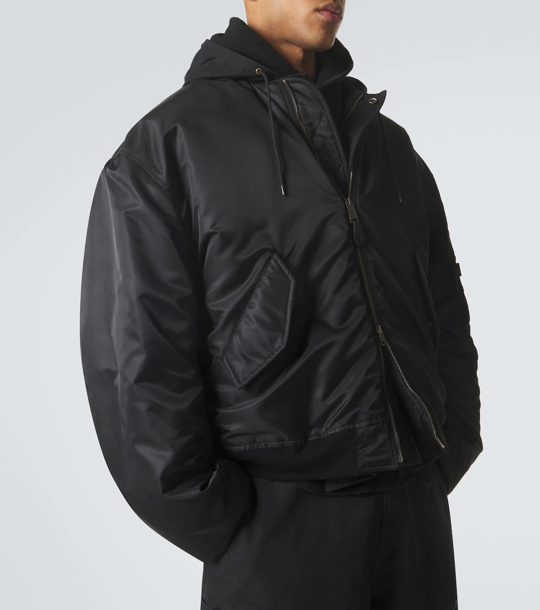 Balenciaga - جاكيت بغطاء للرأس