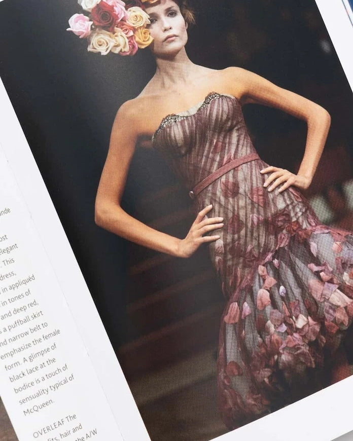 Книга Welbeck Publishing Group Little Book of Alexander McQueen, Karen Homer