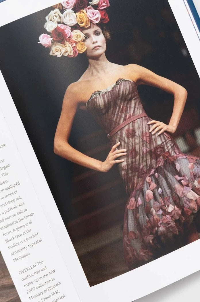 Книга Welbeck Publishing Group Little Book of Alexander McQueen, Karen Homer