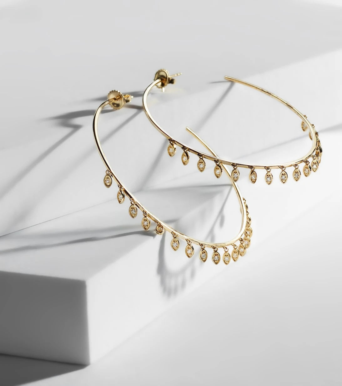 Sydney Evan - 14kt gold hoop earrings with diamonds