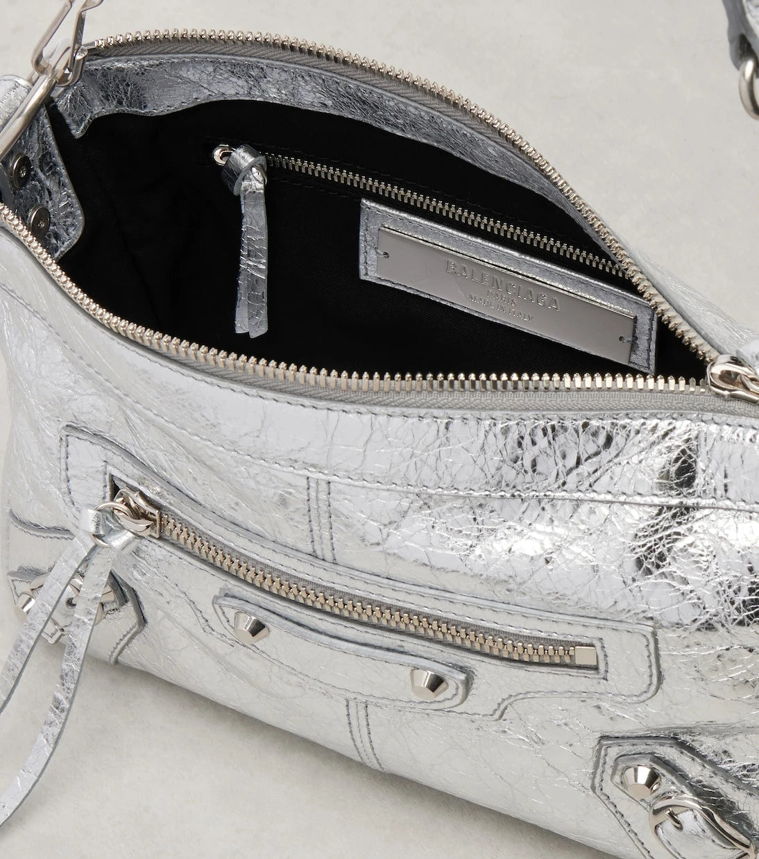 Balenciaga - حقيبة كتف Le City Moto Mini من الجلد