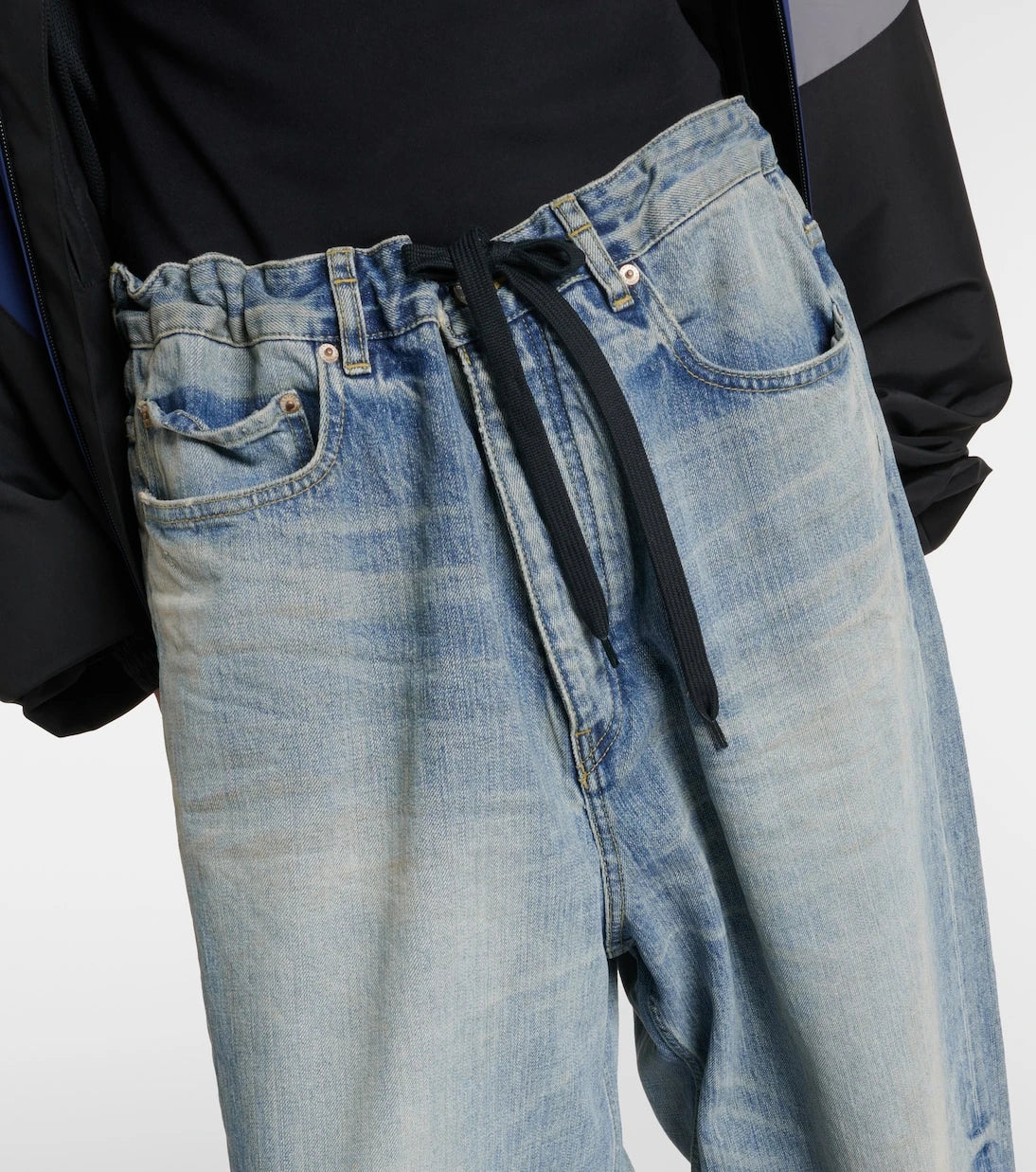 Balenciaga - جينز واسع الساق بخصر متوسط الارتفاع