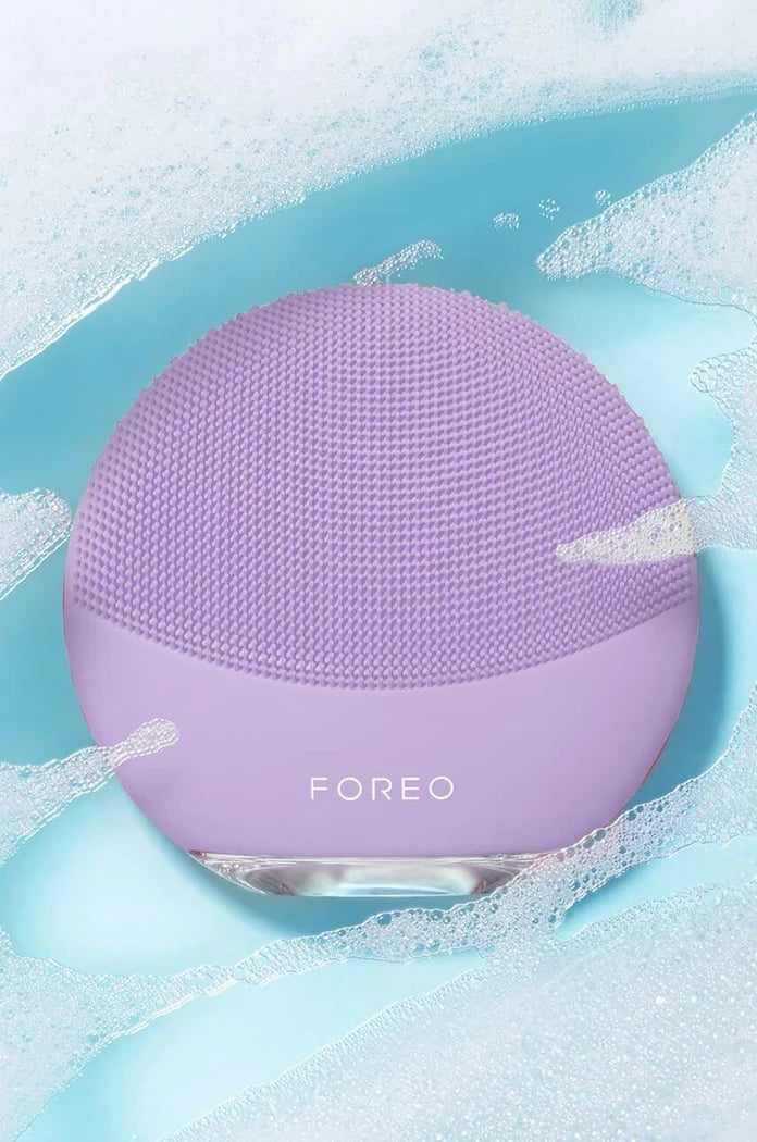 FOREO LUNA™ 4 Mini Çift Taraflı Yüz Temizleme Masaj Cihazı
