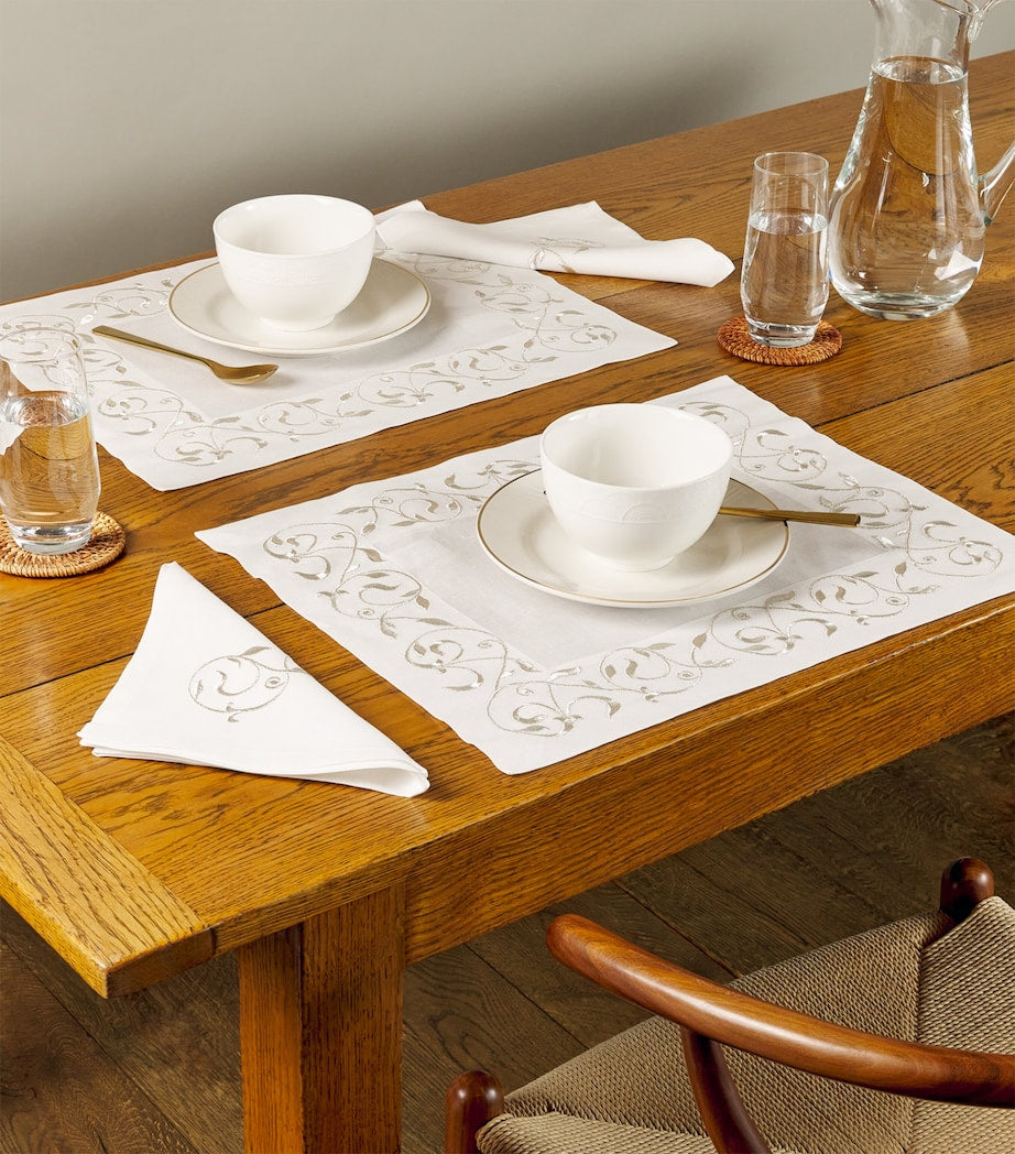 Dea Linen Embroidered Scroll Napkin (45cm x 45cm)