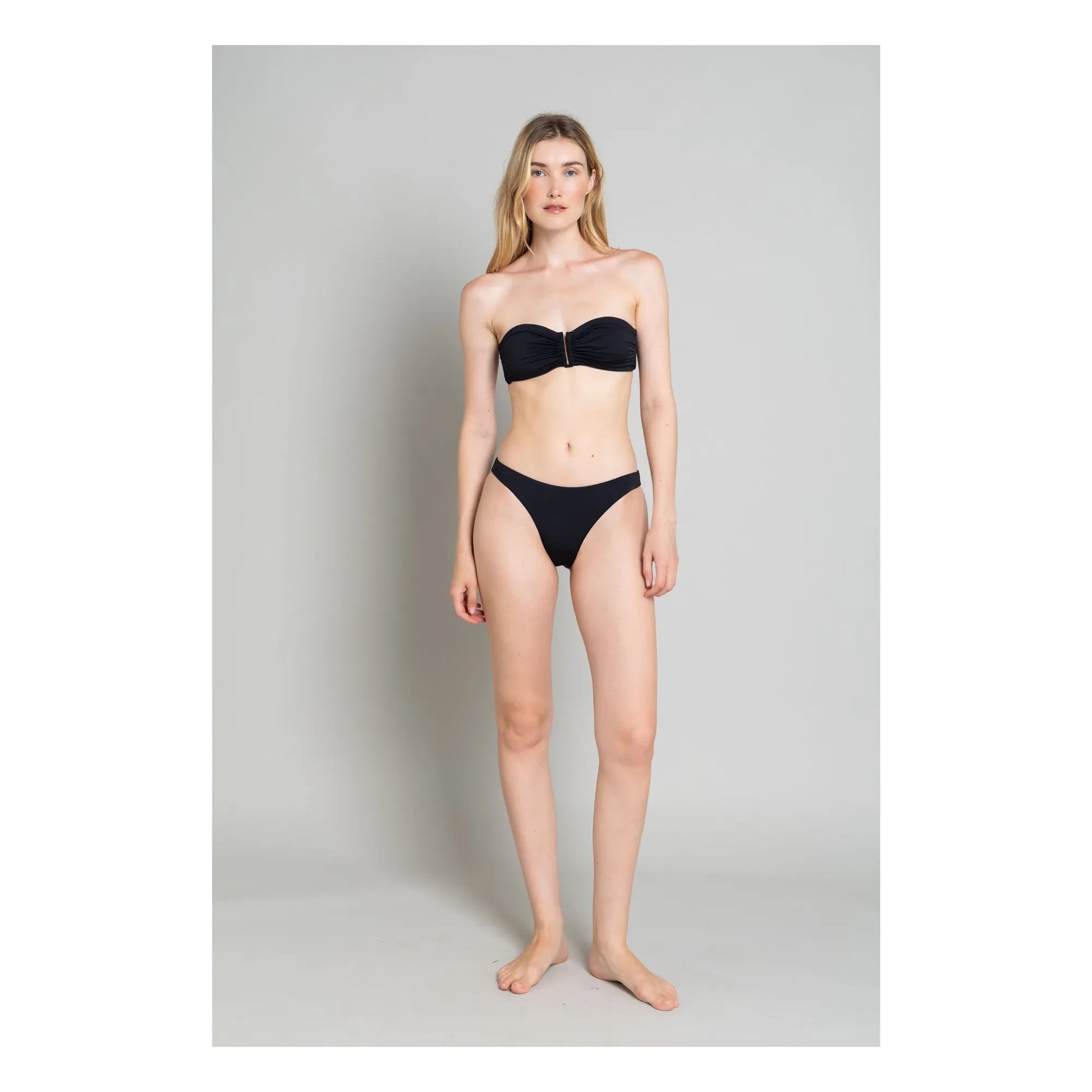 Smallable Woman - Low cut swimsuit Lisa | Black