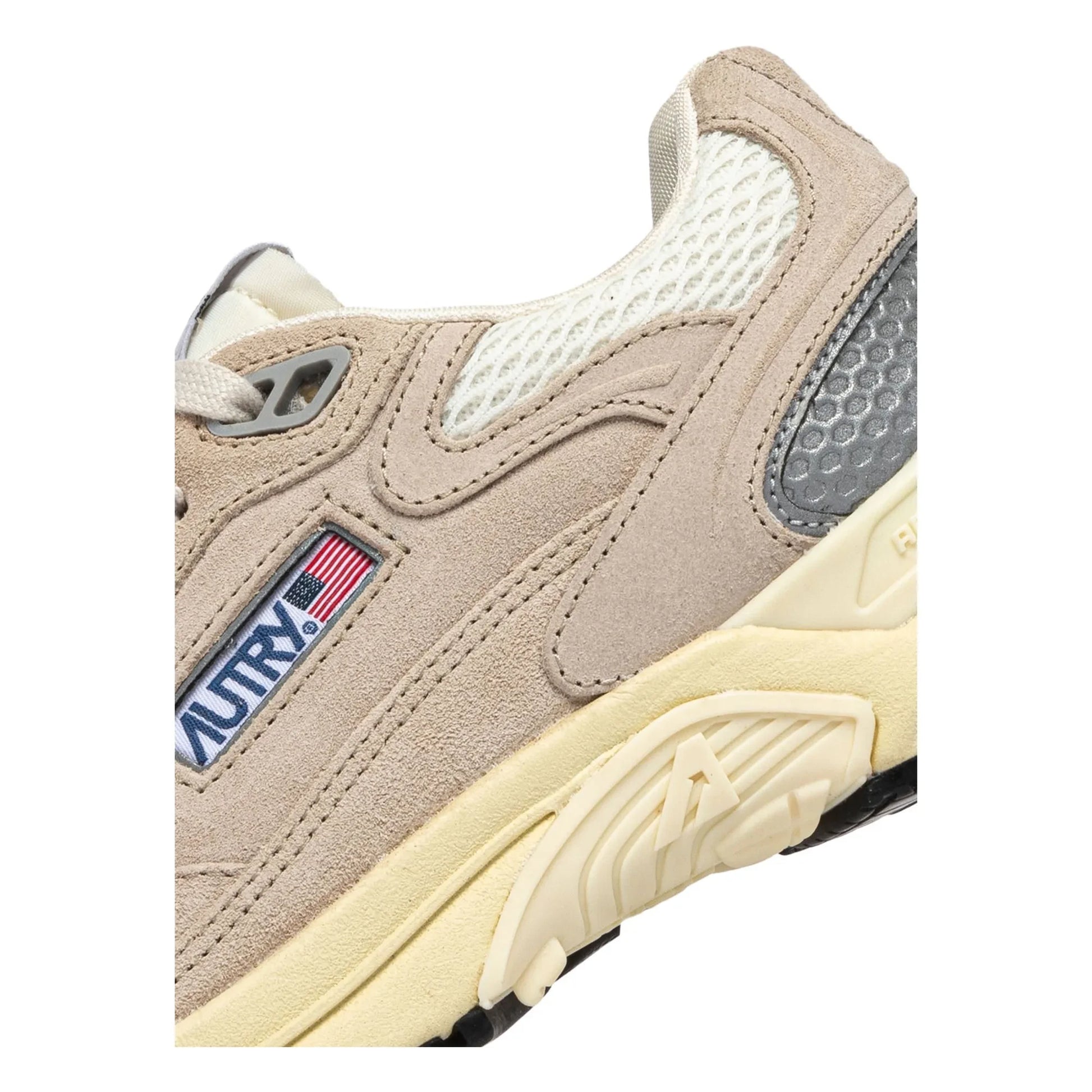 Autry - Hyperway Low Suede Sneakers | Sand