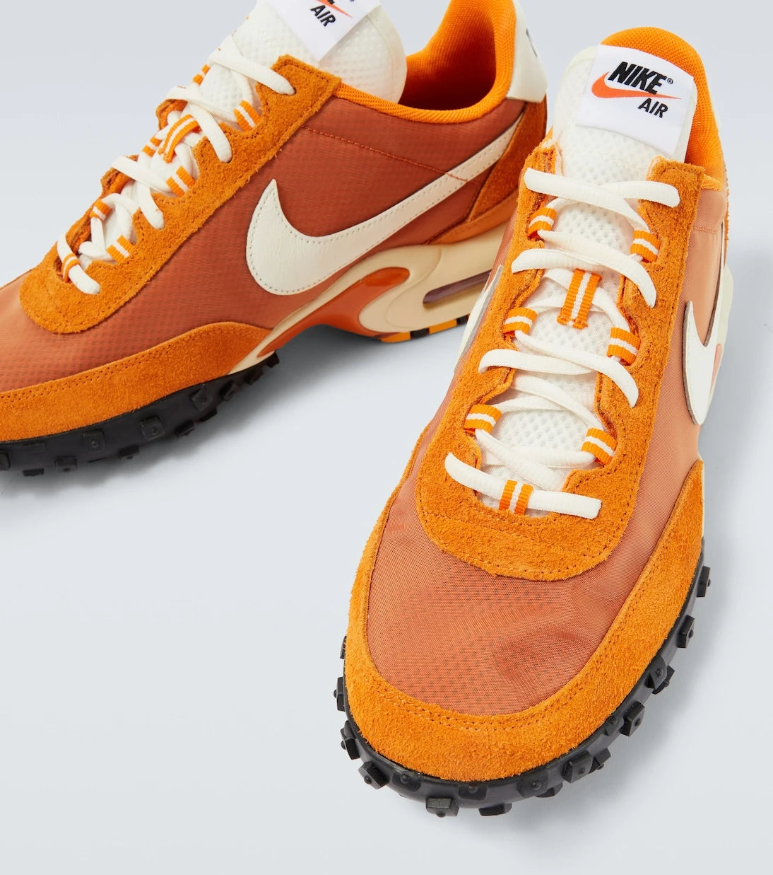 Nike - حذاء سنيكرز Air Max Waffle بحواف من الشمواه