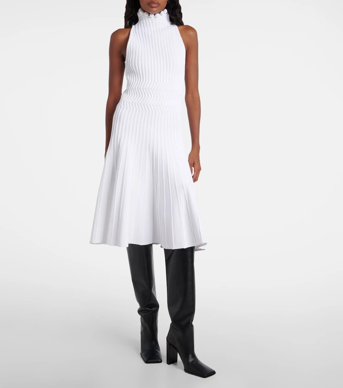 Alaïa - فستان ميدي برقبة عالية منسوج مضلع