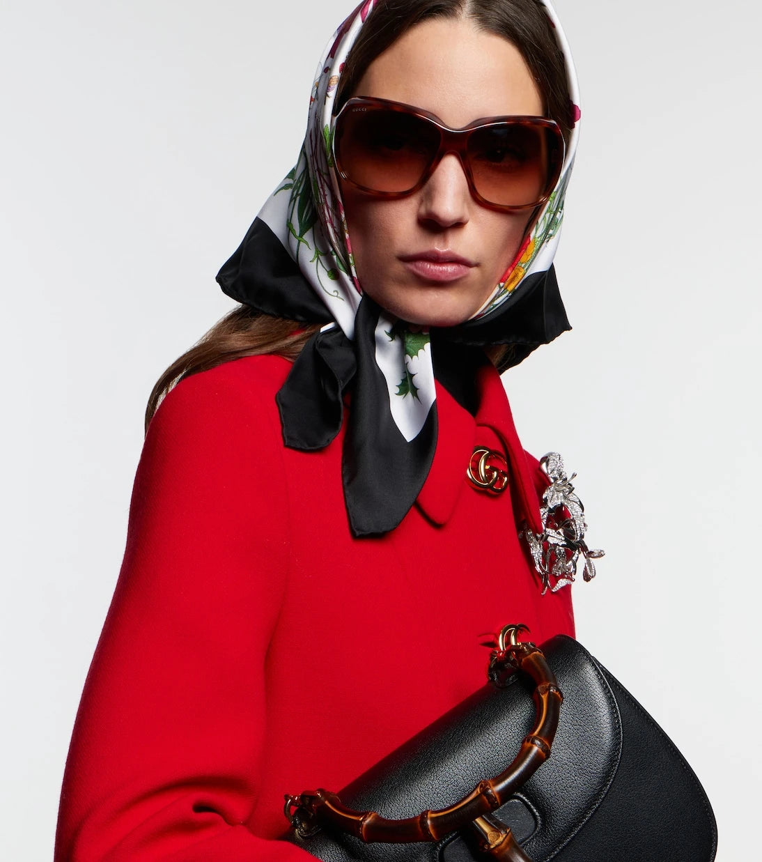 Gucci - نظارة شمسية مربعة بتصميم Gucci Script