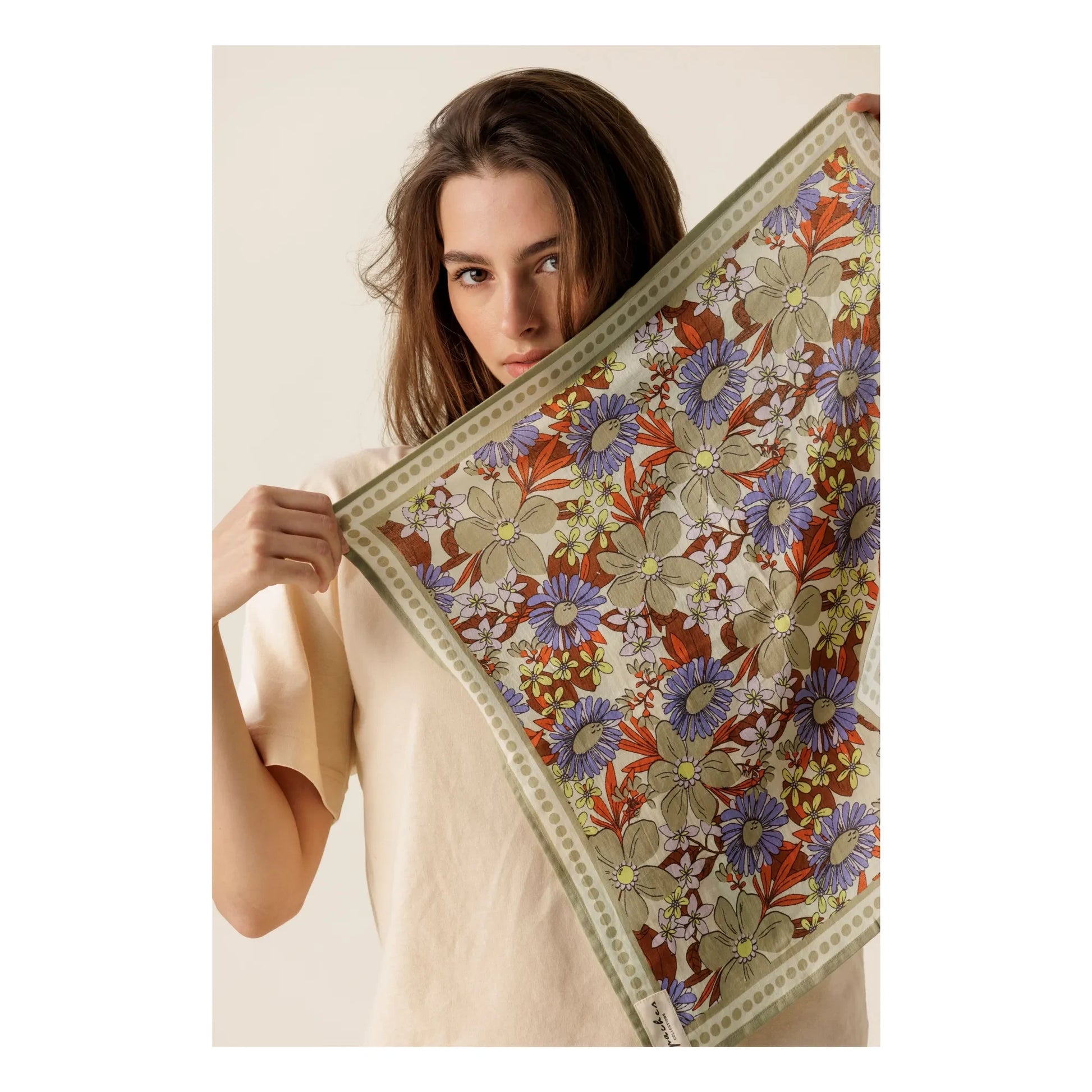 Apaches - Manika Fleuri Small Scarf  | Olive green