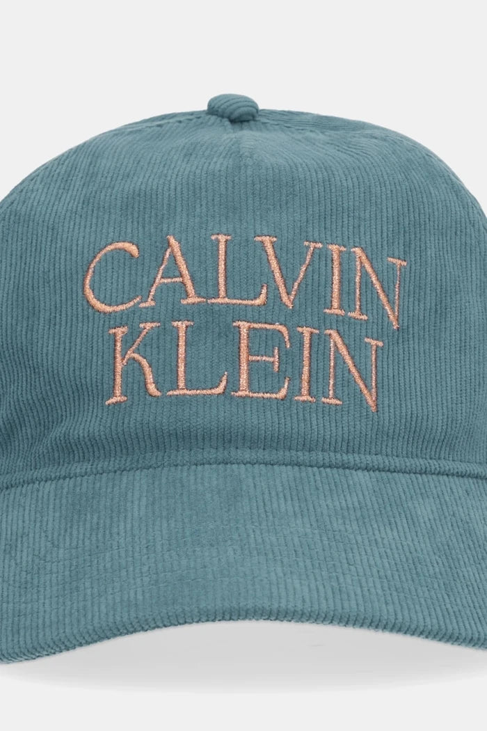 Шапка с козирка Calvin Klein
