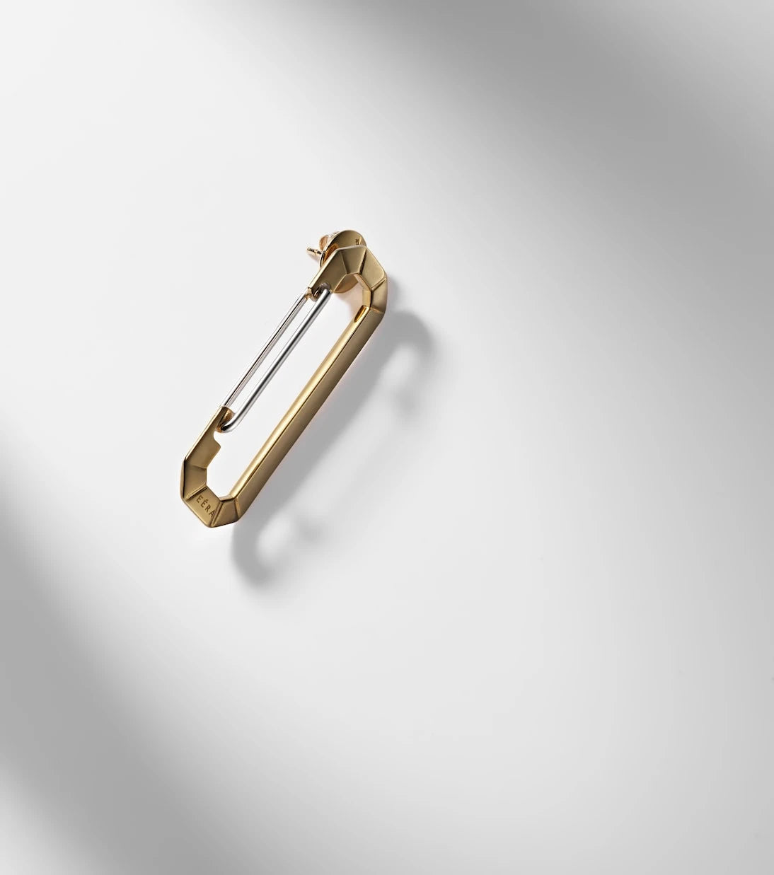 Eéra - New York 18kt gold single earring