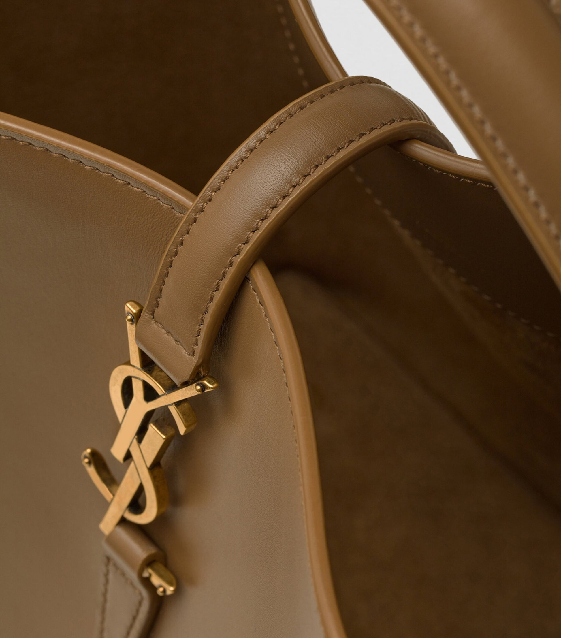 Le 37 Bucket Bag 2760