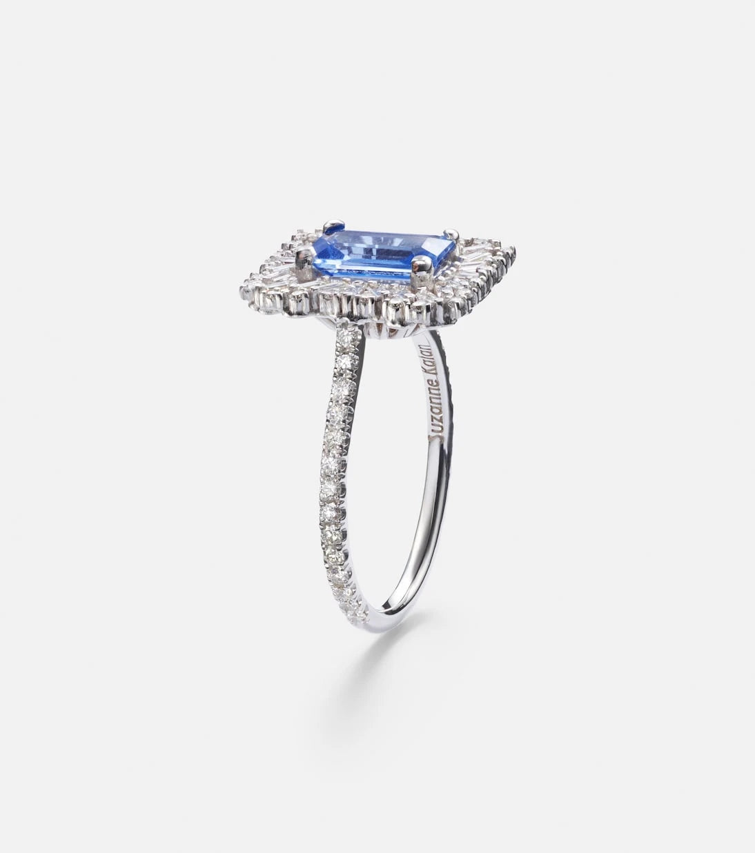Suzanne Kalan - 18kt white gold ring with sapphires and diamonds