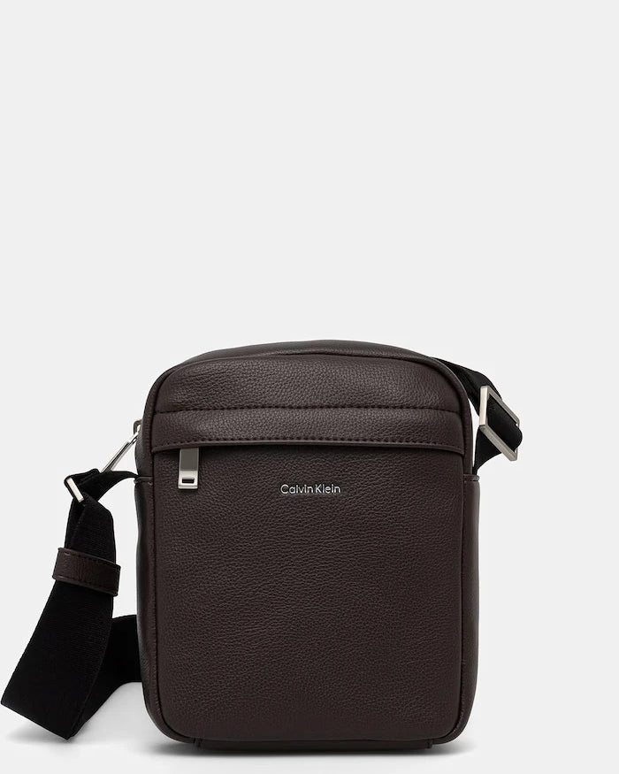 Calvin Klein erkek suni deri omuz çantası