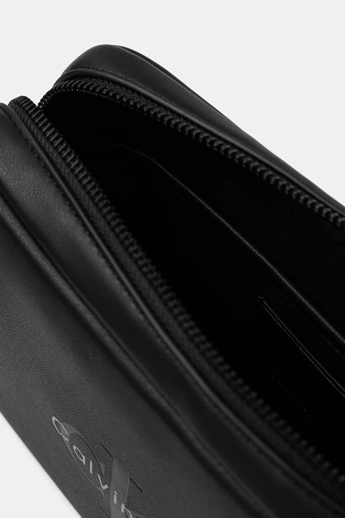 Calvin Klein Erkek Suni Deri Kozmetik Çantası