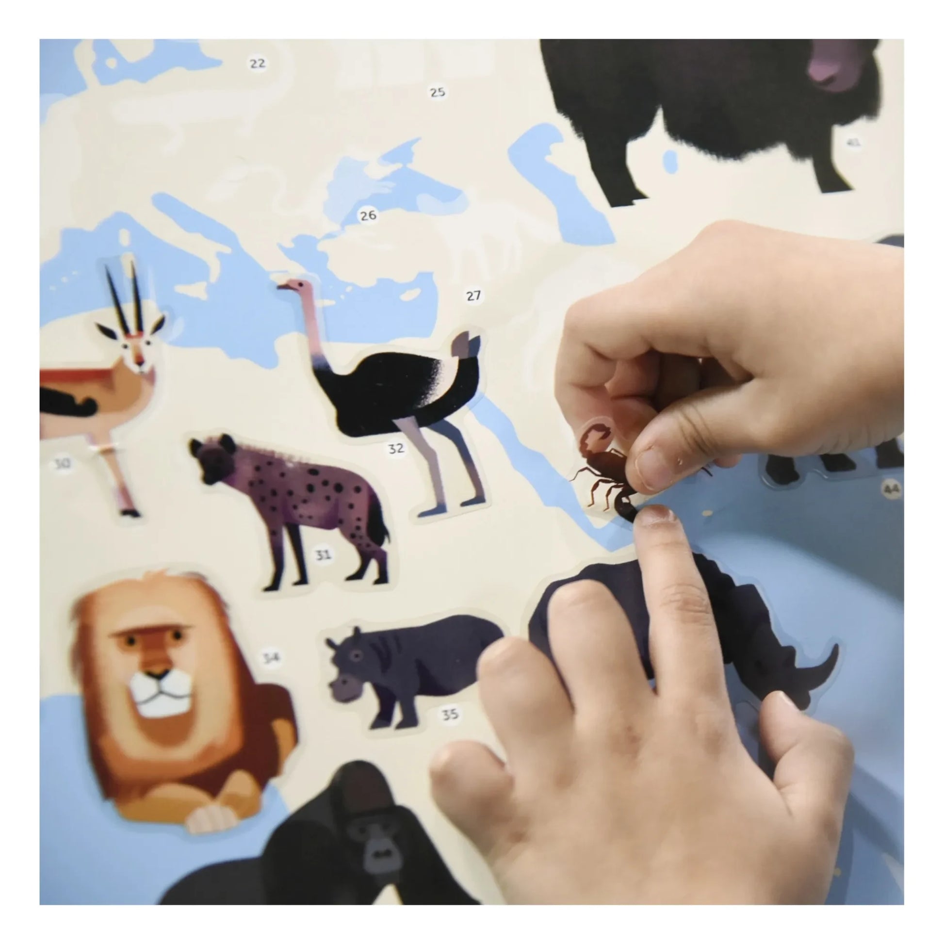 Poppik - Animals Poster + Stickers