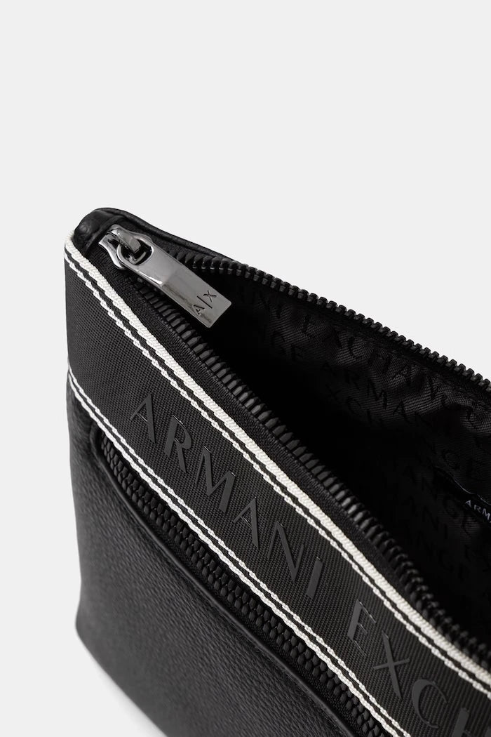 Armani Exchange чанта през рамо мъжка от имитация на кожа
