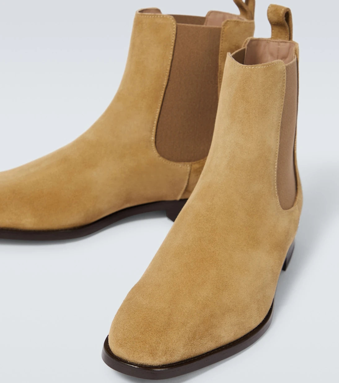 Manolo Blahnik - Delsa suede Chelsea boots