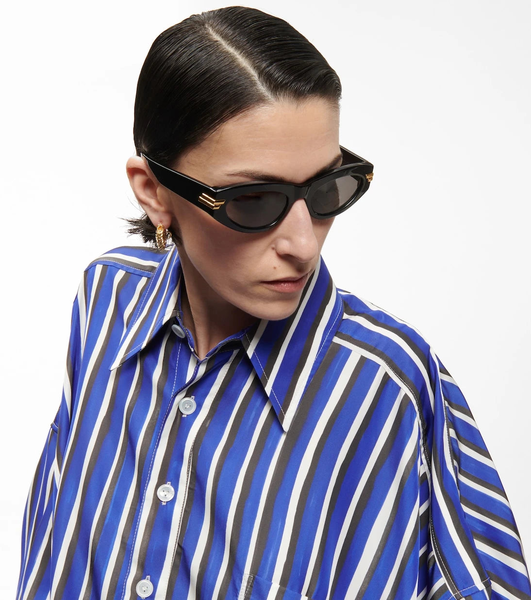 Bottega Veneta - نظارة شمسية كلاسيكية بيضاوية