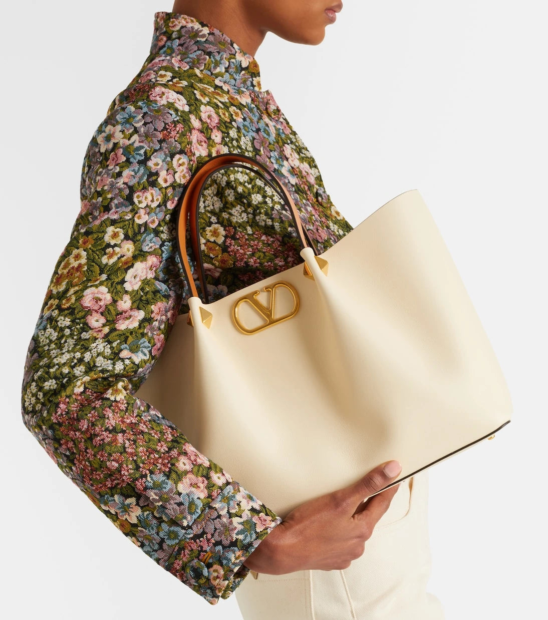 Valentino Garavani - VLogo Medium leather tote bag