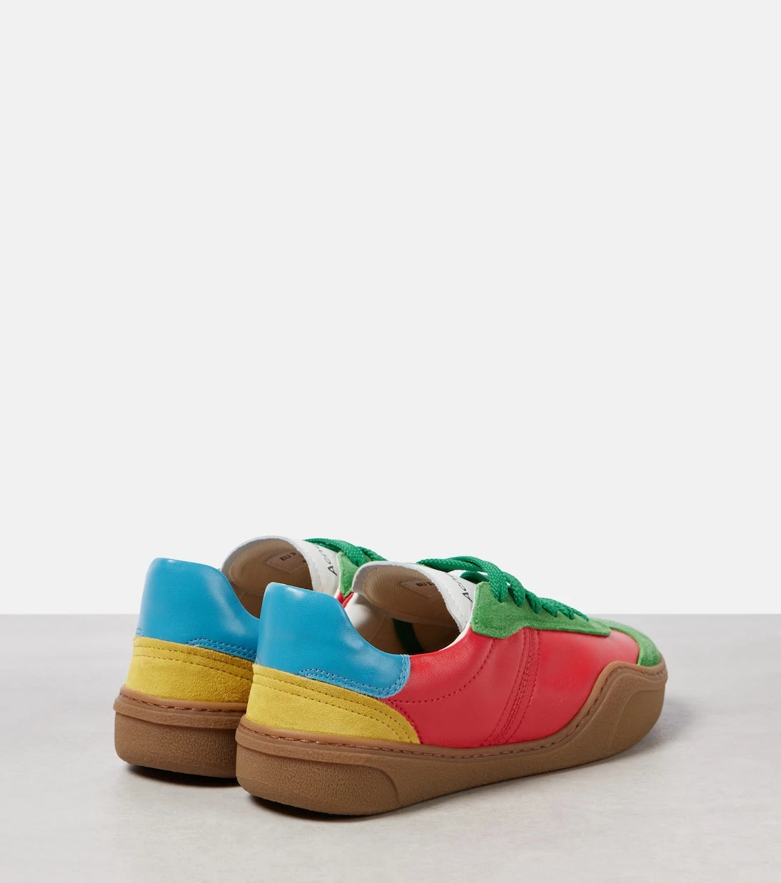 Acne Studios - حذاء بارز الرياضي الجلدي