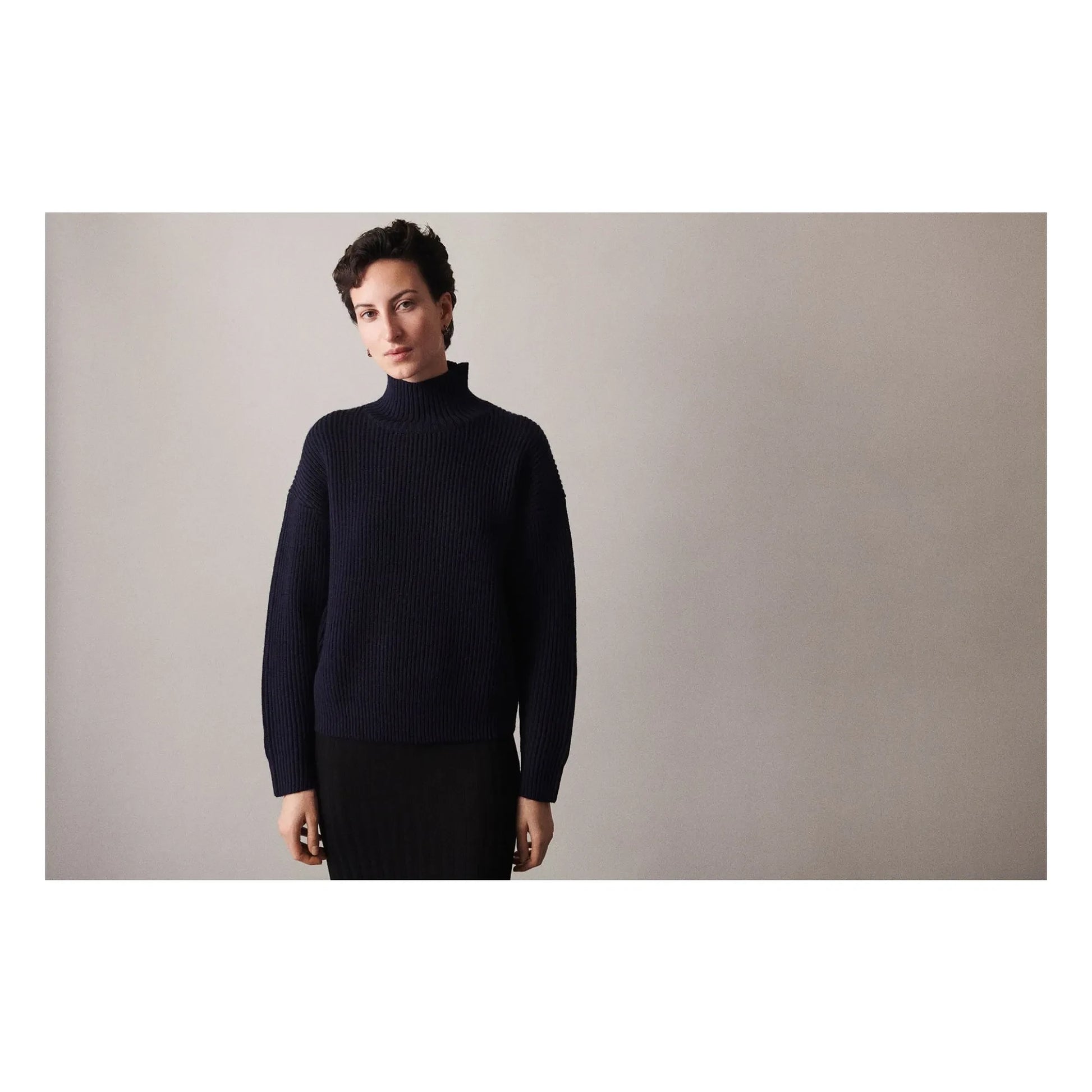 FUB - Raw Laine Sweater - Women's Collection | Navy blue